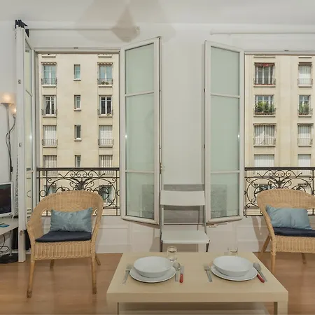 Lecourbe- Eiffel Apartment *